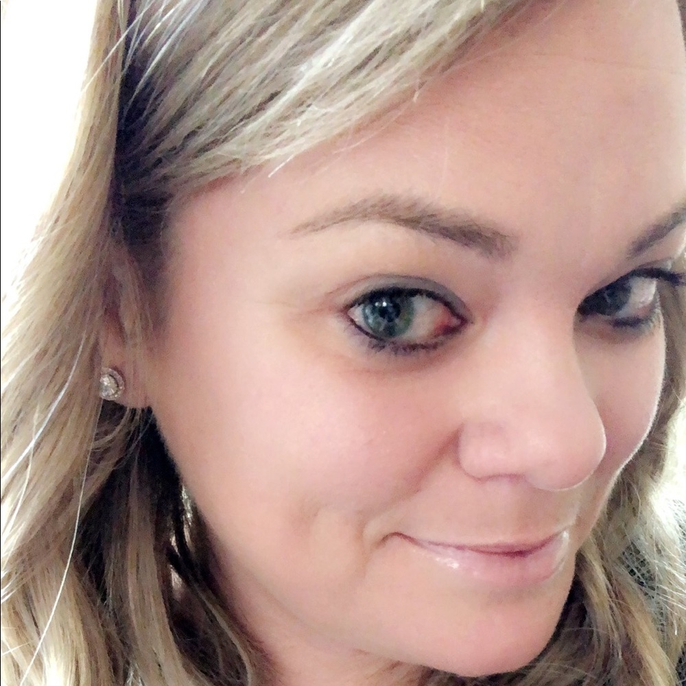 Meet your Posher, Carrie